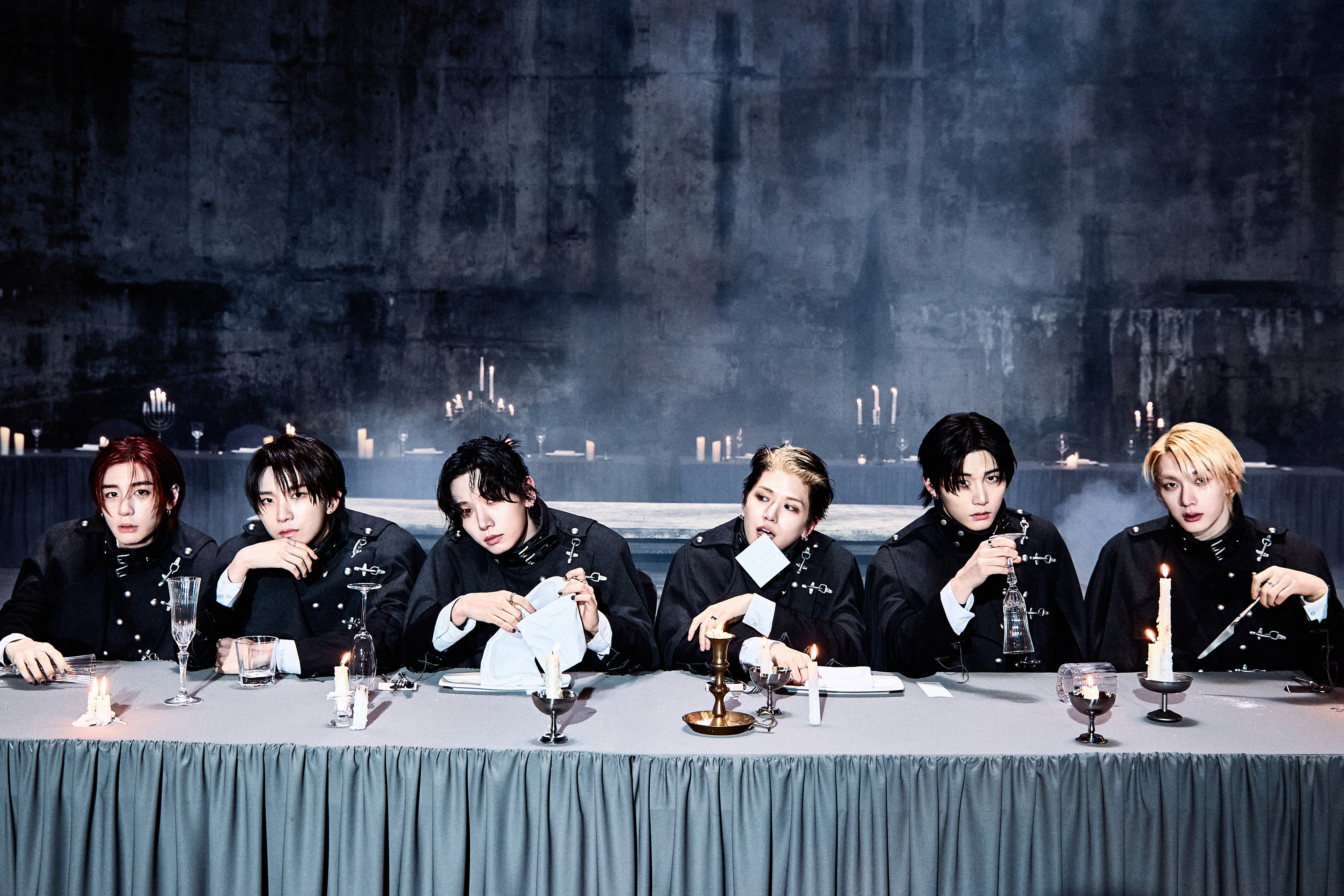 1st Studio Album 『HOME』